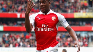 Alex Iwobi trưởng thành nhanh hơn cả tưởng tượng của HLV Wenger