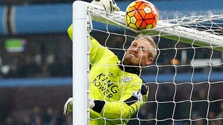 Kasper Schmeichel đã thoát khỏi cái bóng của cha mình