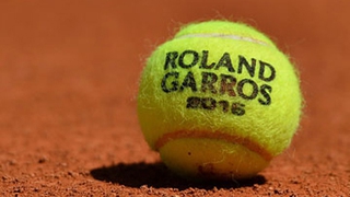 Tennis ngày 23/5: Nhiều trận đấu ở Roland Garros bị hoãn. Nadal không thể bất bại nữa