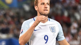 Wilshere giải thích lí do tại sao Harry Kane đá phạt góc