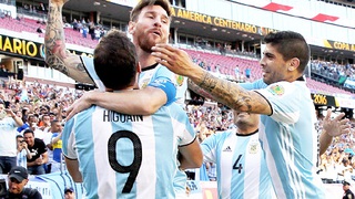 Argentina 4-1 Venezuela: Higuain, Messi tỏa sáng, Argentina thẳng tiến vào bán kết