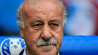 Del Bosque: 'Tôi nhắn tin cho cả đội Tây Ban Nha, trừ Iker Casillas'