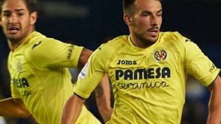 ĐẲNG CẤP: Cầu thủ Villarreal lốp bóng ghi bàn ngoạn mục từ giữa sân