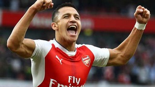 Sanchez đá trung phong quá hay, Giroud hết cơ hội ở Arsenal