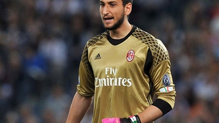 Donnarumma lại gây sốt với pha bay người cứu thua ngoạn mục