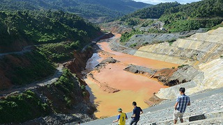 Quảng Nam: Dân vùng hạ du khẩn trương đối phó với lũ do nhà máy thủy điện xả nước