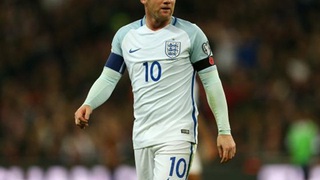 Rooney bia rượu thâu đêm: Sự xuống cấp của một ngôi sao