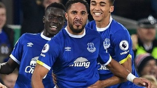 Fan Arsenal MẮC CỠ vì lỡ cười nhạo hậu vệ của Everton