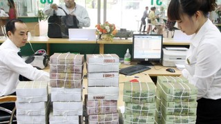 Khen thưởng tập thể và cá nhân tìm ra đối tượng tung tin đổi tiền