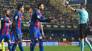 Barca dễ mang họa vì Pique