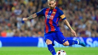 Phát kiến đá phạt mới giúp Messi suýt ghi bàn có một không hai
