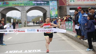 Chuyện khó tin về nhà VĐ marathon giải Việt dã báo Tiền Phong 2017