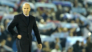Real Madrid: Đừng trở thành Zidaxit từ tháng 4