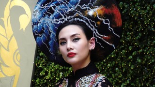 Võ Hoàng Yến đào tạo kỹ năng catwalk cho Hoa hậu Hữu nghị ASEAN 2017