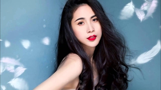 Rơi nước mắt trước quá khứ bị xâm hại tình dục của sao Việt