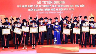 Hà Nội tuyên dương 98 thủ khoa xuất sắc