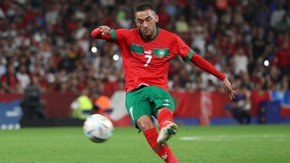 Ziyech lập 'siêu phẩm' từ sân nhà cho Ma rốc