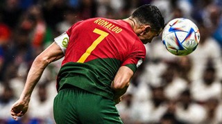 Công nghệ hiện đại nhất vào cuộc xác định Ronaldo chưa chạm bóng