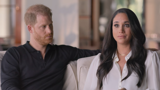 Meghan Markle từng muốn tự tử, kết tội Hoàng gia Anh ngăn cấm cô tìm giúp đỡ