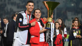 Cuộc đời đầy nước mắt của mẹ Ronaldo: Từng muốn chạy trốn khỏi chính căn nhà của mình, dành dụm từng đồng để nuôi đam mê của con