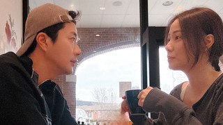 Đầu năm mới, tài tử Kwon Sang Woo và bà xã Hoa hậu khoe ảnh hẹn hò cực tình cảm