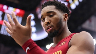 Bước ngoặt bất ngờ trong trận đấu kinh điển của Donovan Mitchell