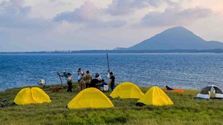 Đến Phú Yên ngắm núi Chóp Chài từ Hòn Dứa, trải nghiệm cắm trại bên bờ biển cực chill