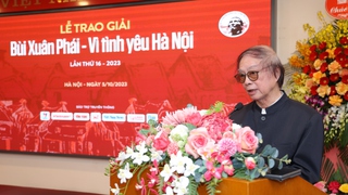 Trao giải Bùi Xuân Phái - Vì tình yêu Hà Nội: 'Khi trời Thu vẫn xanh mãi…' với  tình yêu Hà Nội