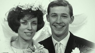 Bà Cathy Ferguson, người vợ vừa qua đời ở tuổi 84 của Sir Alex, luôn là 'hậu phương vững chắc' giúp chồng tạo nên 'đế chế đỏ' MU