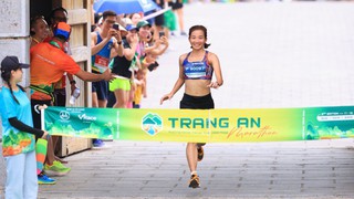 Nguyễn Thị Oanh về nhất và phá kỷ lục tại Trang An Marathon 2023