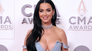 Katy Perry từ bỏ văn hóa tiệc tùng vì 'rất xấu hổ khi say rượu trước mặt con cái'