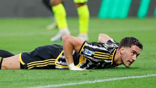 Juventus cần Allegri phải làm gì đó cho Vlahovic