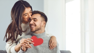 Chẳng cần ‘đoán già đoán non’, khoa học có thể gợi ý món quà Valentine ý nghĩa cho cả 2 giới: Cân nhắc 4 yếu tố để chọn ‘trúng phóc’ nhu cầu của ‘người thương’