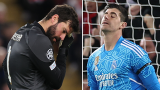 Fan choáng váng khi Courtois lẫn Alisson cùng mắc sai lầm khó tin 