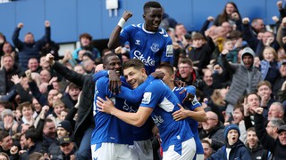 Kết quả bóng đá Everton 1–0 Arsenal: 'Pháo thủ' sảy chân tại Goodison Park