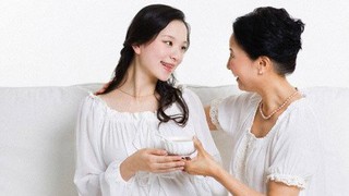 Trước khi về quê, mẹ chồng để lại bức thư dài 2 trang khiến nàng dâu tỉnh ngộ