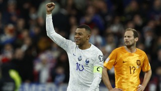 Mbappe xứng đáng với tấm băng đội trưởng tuyển Pháp như thế nào?