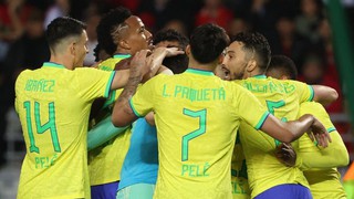 Brazil thua đại diện châu Phi trong ngày tưởng nhớ Pele