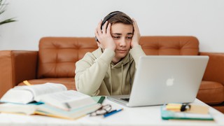 Xu hướng “ngày thứ 2 tối thiểu”: Khi Gen Z từ chối văn hóa bận rộn, làm việc ít nhất có thể để đối mặt với ngày đáng sợ nhất trong tuần 