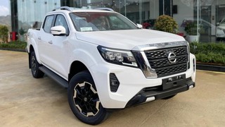 Nissan Navara giảm sâu chưa từng thấy: Giá thấp nhất chỉ còn 634 triệu đồng, gồng mình đấu Ford Ranger