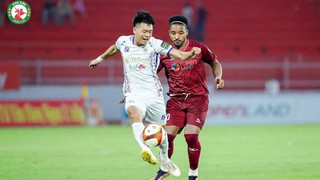 Văn Quyết nhận thẻ đỏ, Văn Lâm hóa 'người nhện' trong ngày Rafaelson lập hat-trick nhấn chìm Hà Nội