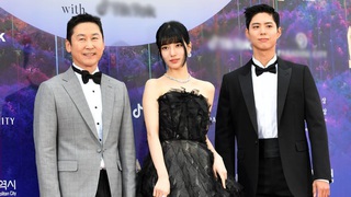 Baeksang 2023: Park Bo Gum vẫn né Suzy như 'né tà', gồng cứng người chụp ảnh khiến dân tình ví như robot