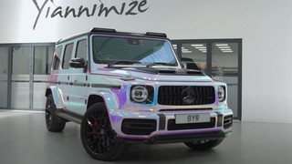 Bé gái 10 tuổi được gia đình tặng Mercedes-AMG G 63, tự tay cầm lái có hẳn Rolls-Royce hộ tống