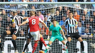 Odegaard lập siêu phẩm, Arsenal thắng thuyết phục Newcastle, thu hẹp khoảng cách với Man City