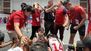 'Siêu sao bóng rổ' Trương Thảo Vy bật khóc sau pha solo ghi điểm lịch sử mang về HCV SEA Games 32