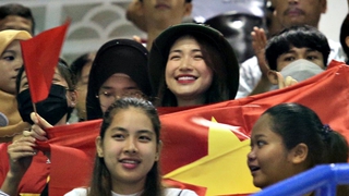 Hòa Minzy đến Campuchia để cổ vũ đội tuyển bơi Việt Nam 
