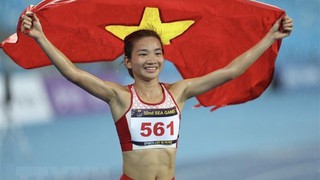 Nguyễn Thị Oanh ăn mừng nhanh gọn lẹ HCV SEA Games, đẳng cấp 'nữ hoàng điền kinh' là đây