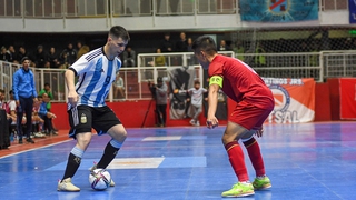 Văn Ý không thể giúp futsal Việt Nam làm nên chuyện trước nhà vô địch World Cup