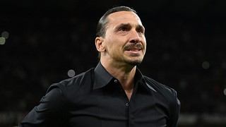 Ibrahimovic bật khóc trong ngày tuyên bố giải nghệ, khép lại hành trình 24 năm chơi bóng đỉnh cao