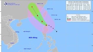 Bão DOKSURI di chuyển theo hướng Tây Bắc, giật trên cấp 17